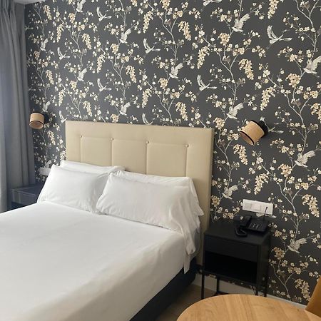 אלקאלה דה הנארס Hotel Cisneros מראה חיצוני תמונה