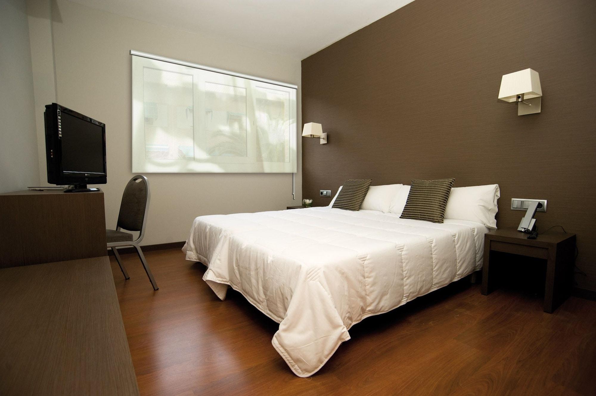אלקאלה דה הנארס Hotel Cisneros מראה חיצוני תמונה