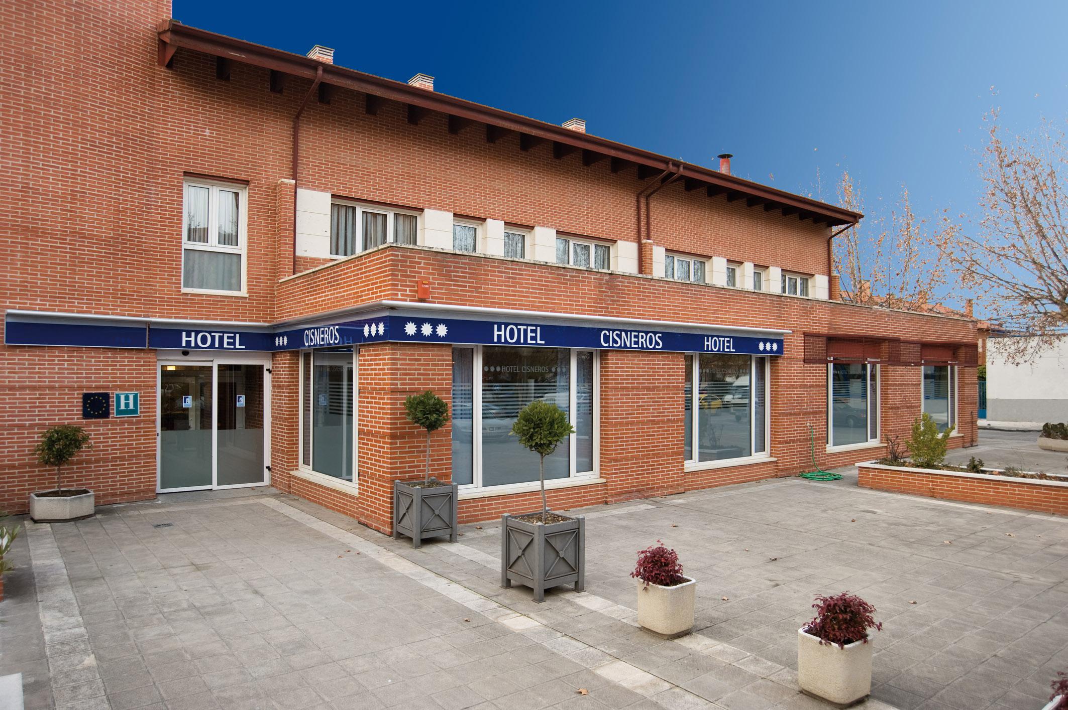 אלקאלה דה הנארס Hotel Cisneros מראה חיצוני תמונה