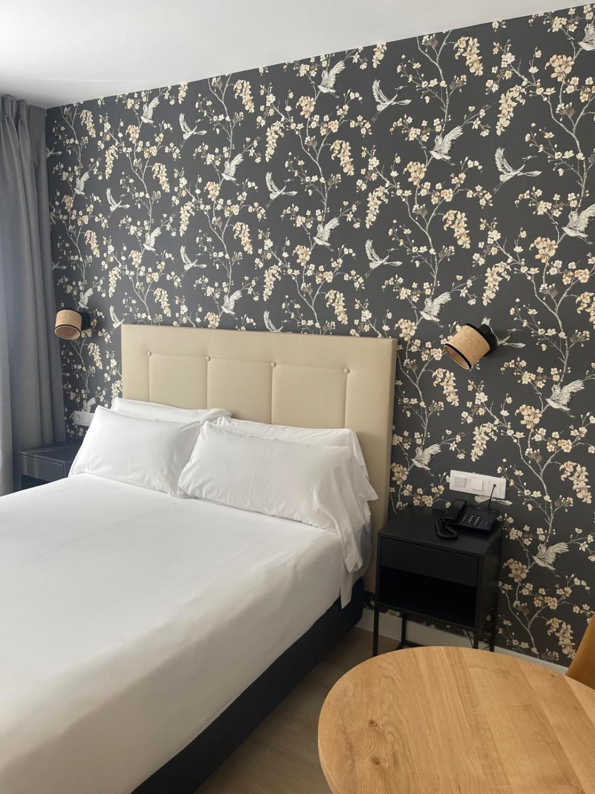 אלקאלה דה הנארס Hotel Cisneros מראה חיצוני תמונה