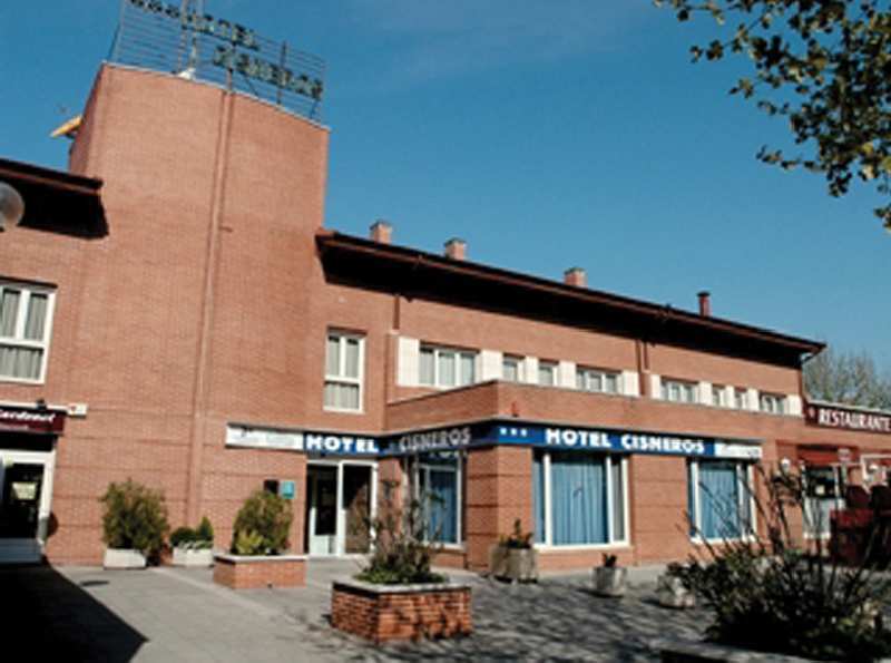 אלקאלה דה הנארס Hotel Cisneros מראה חיצוני תמונה