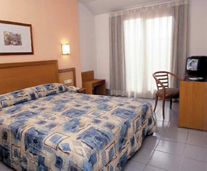 אלקאלה דה הנארס Hotel Cisneros מראה חיצוני תמונה